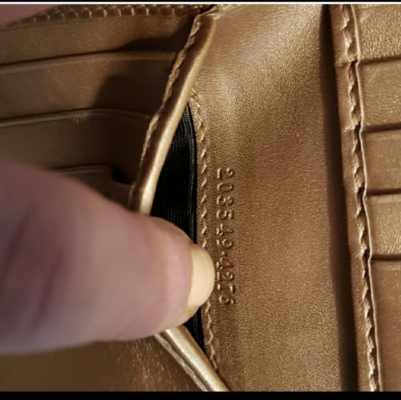 Authentic Gucci Wallet - Picture 4 of 6